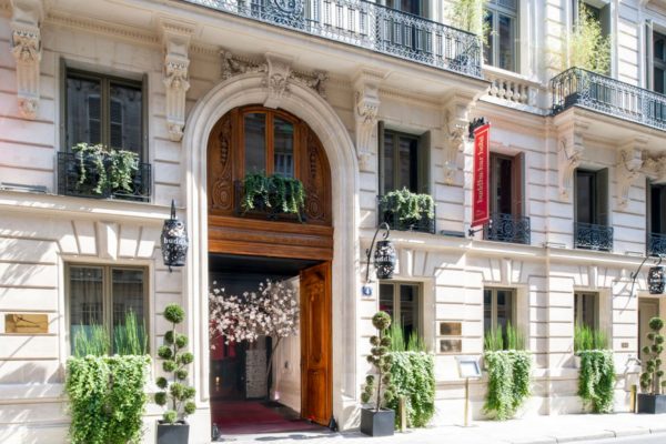 Luxury hotels: Buddha-Bar Hotel Paris